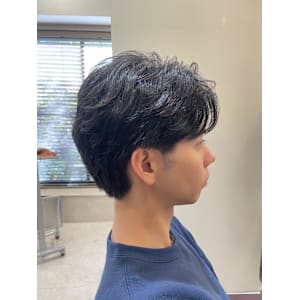 センターパート×パーマ