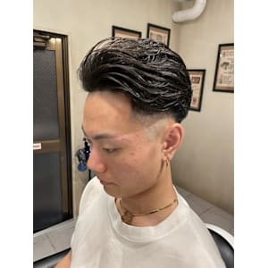 【20代 男性】スキンフェードオールバック（大宮/バーバー）