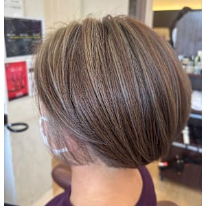 グレージュハイライト×ボブ