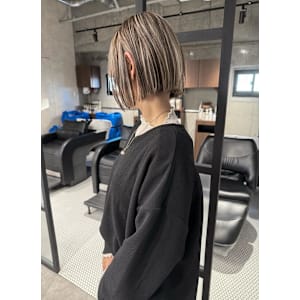 ★ショートスクエアボブに映えるハイライト★