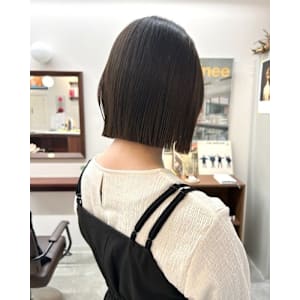 【Look at】切りっぱなしボブオリーブベージュ