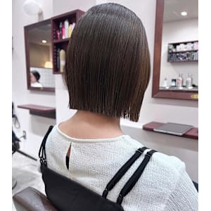 【Look at】切りっぱなしボブオリーブベージュ