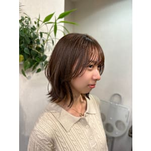 外ハネ／ボブ／筋感／ブラウン／前髪あり／20代／30代