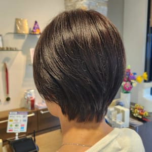 トップがふんわり見える丸みショート