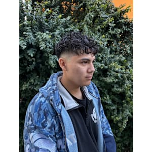 スペインカール/メンズパーマ/スキンフェード/メンズサロン