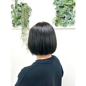 ダークグレーボブ