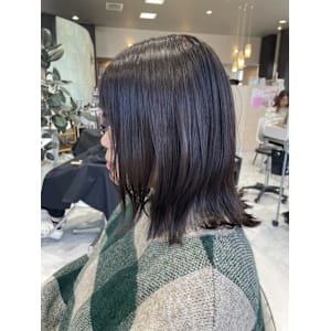 外ハネボブヘア