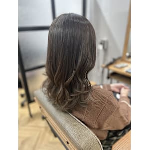 明るめアッシュ系ベージュ