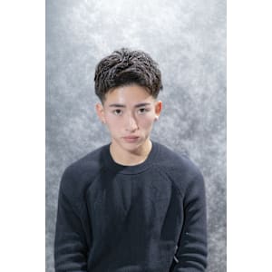 アップバングショート刈り上げツーブロック