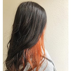 グレージュ×オレンジカラー