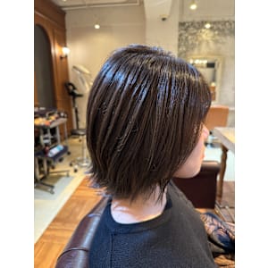 ディープオリーブアッシュ