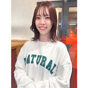 シースルーバング　くびれ巻き　ピンクベージュ　外ハネミディ