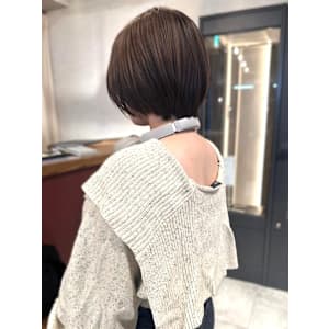 ショートボブ　モカブラウンカラー　顔周りカット　20代30代