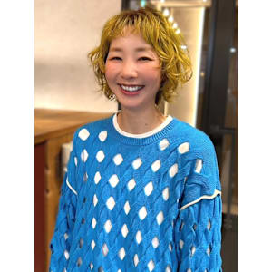 ハイトーン　ブリーチ　オン眉　ショートパーマ　前髪パーマ