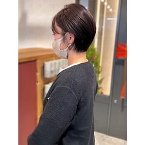 20代30代　ショートボブ　モカブラウンカラー　大人ショート