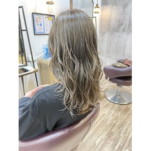 くすみベージュ