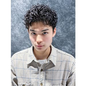 スパイキーショートピンパーマ無造作アップバング