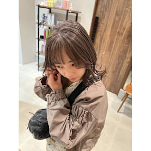 ミルクティーグレージュ