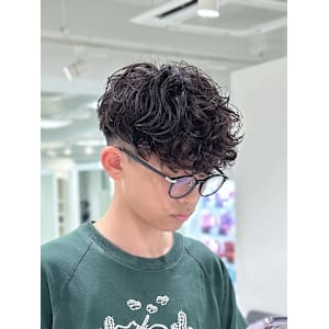 緩めスペインカール外国人風パーマ