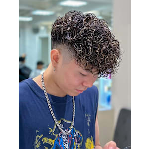 ハイライト強めスペインカールフェード