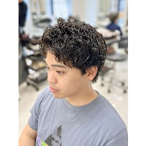 スパイキーショートピンパーマ無造作アップバング