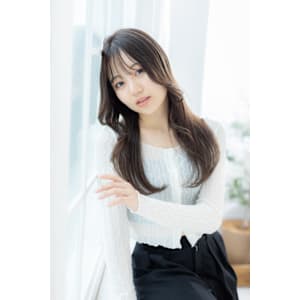 韓国風　フェミニン　シースルーバング