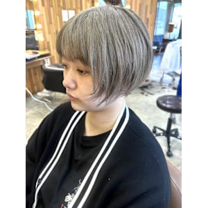 ツヤアッシュベージュ