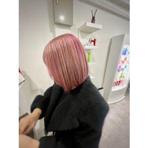 ピンクベージュ