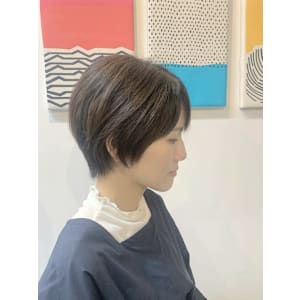 ショートボブ