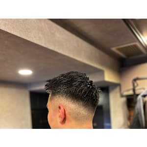 メンズミドルスキンアップバングスタイル