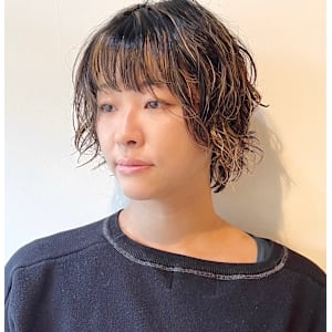 グラデーションボブ×ハイライト＆スパイラルパーマ