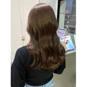 ヘーゼルベージュ　韓国風巻き髪 レイヤーカット 髪質改善