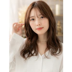 センターパート抜け感ゆるふわエアリーミディ　韓国風巻き