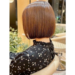 ベージュカラー　丸みボブ　内巻き　髪質改善カラー　ツヤ髪