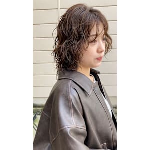 《お客様スタイル58》ミディアムウルフ×しっかりめパーマ