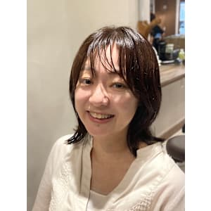 《お客様スタイル56》レイヤーミディアム×軽めバング - AMULETTE BY SAFARI【アミュレットバイサファリ】掲載中