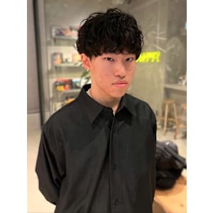 マッシュパーマ　スパイラルパーマ　束感　マッシュショート