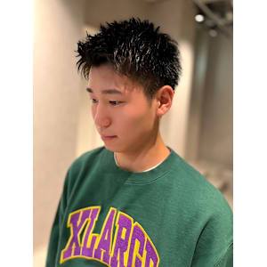 スパイキーショート　ツーブロック　束感　20代　アップバング