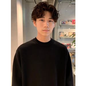 センターパート　アップバング　くせ毛パーマ　ニュアンスパーマ