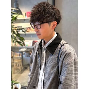 ツイストスパイラルパーマ　強めパーマ　束感　ツーブロック