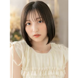 ツヤ感美髪アッシュブラック切りっぱなしボブ　マロンベージュ