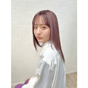 ピンクベージュ