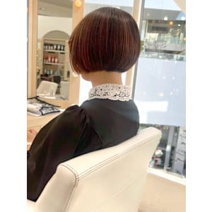 【新井】前下がり　すっきりショート　丸みヘア