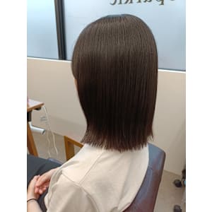 外ハネ　レイヤーボブ