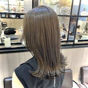 オリーブグレージュ