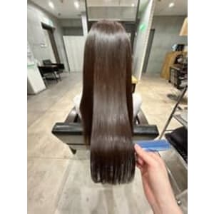 ティアラ縮毛矯正