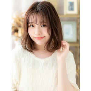 ショコラベージュ抜け感ヘアエアリーミディ　くすみベージュ