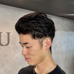 メンズビジネス　ツーブロック　黒髪