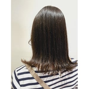 ミディアム/外ハネ/カーキグレージュ