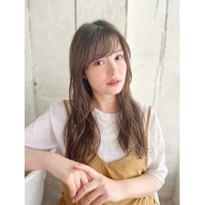 セミウェットの束感ミックスカール